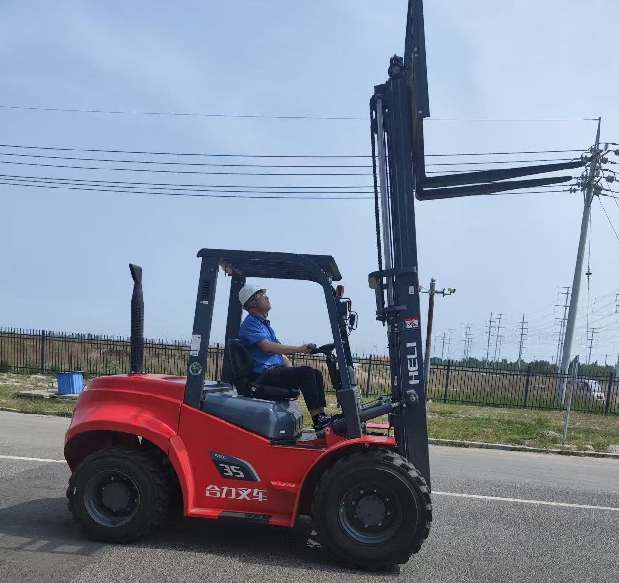 ͼ6 ������ԽҰ���ܲ�ר���쵼 ��2ͼ.jpg